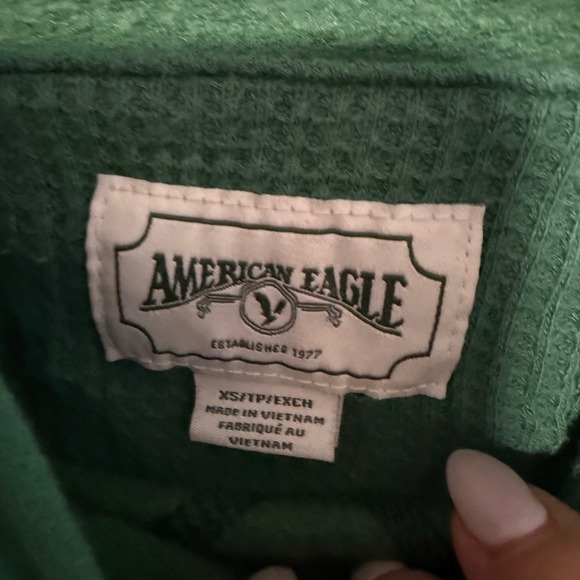American Eagle Green Distressed Cropped Hoodie Sweatshirt XS - Picture 3 of 4